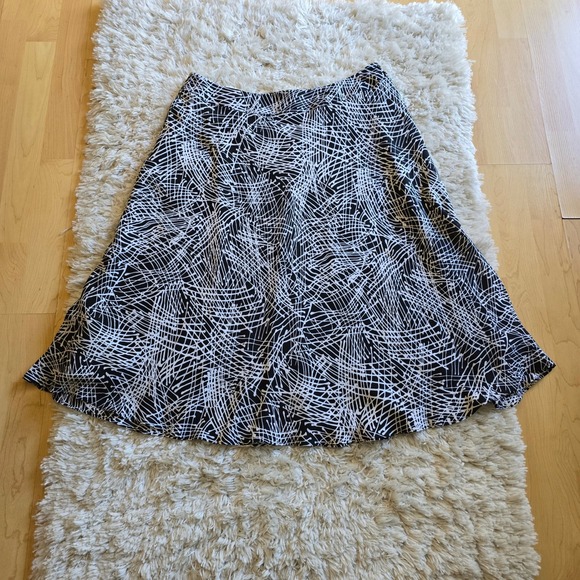 Jones New York Dresses & Skirts - Jones New York Black White Abstract Scribble Print 100% Silk Midi A-Line sz 12